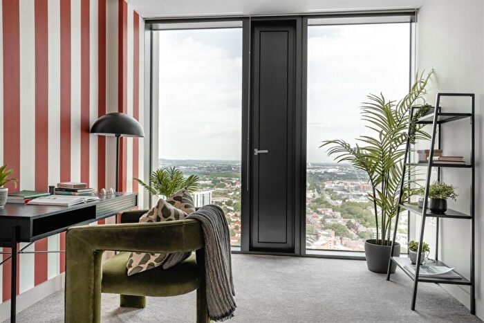 2 Bedroom Apartment To Rent In Broad Street, Birmingham, B15