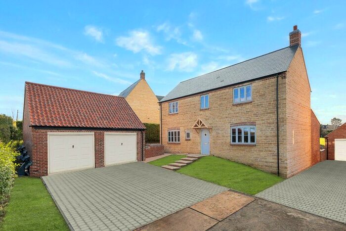 4 Bedroom Detached House For Sale In Southwick Road, Glapthorn, Northamptonshire, PE8