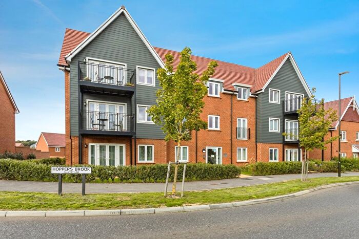 2 Bedroom Flat For Sale In Hoppers Brook, Calvert Link, Faygate, Horsham, RH12