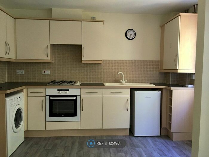 2 Bedroom Flat To Rent In Dart Walk, Exeter EX2