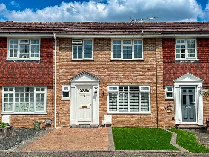 3 Bedroom End Terrace House For Sale In Brockenhurst, West Molesey, KT8