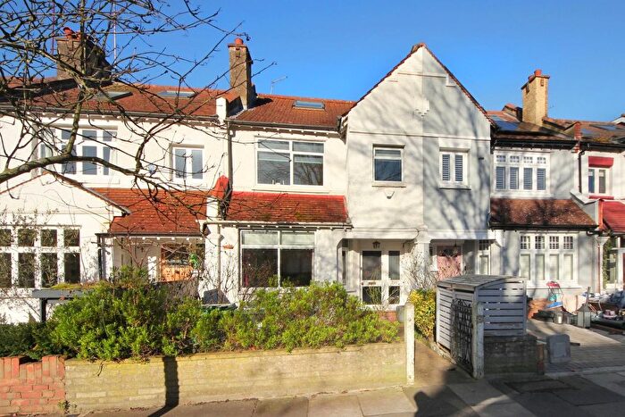 4 Bedroom Property To Rent In Meadvale Road, London, W5