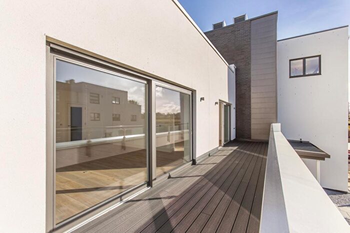 3 Bedroom Flat To Rent In , Castle Gogar Rigg, Edinburgh, EH12