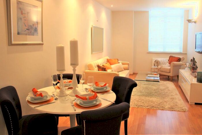 1 Bedroom Apartment To Rent In Lawrence House, City Road, Clerkenwell, London, EC1V