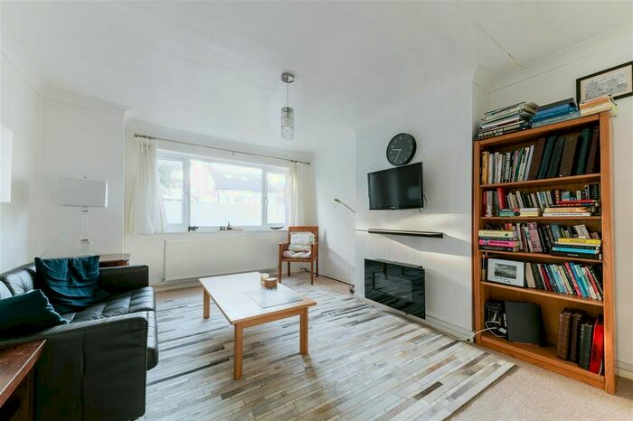 2 Bedroom Maisonette To Rent In Acacia Grove, New Malden, KT3