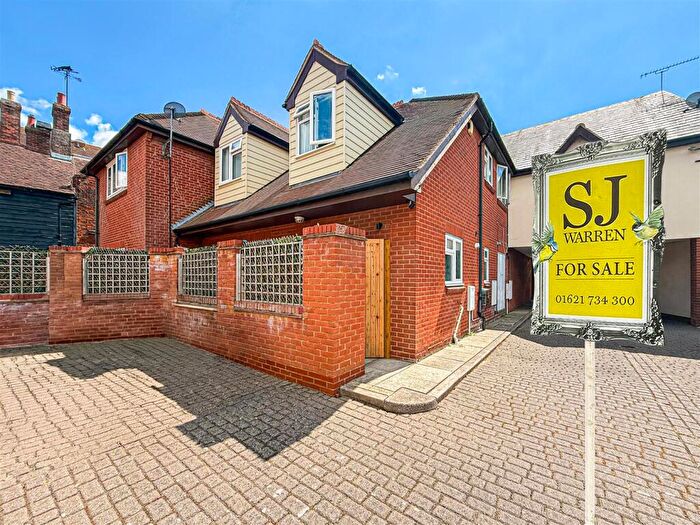 4 Bedroom House For Sale In High Street, Burnham-On-Crouch, CM0