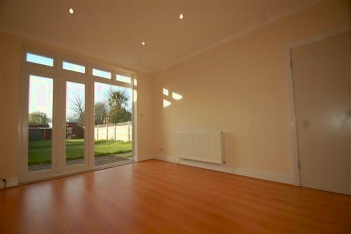 4 Bedroom Semi-Detached House To Rent In Poplar Road South, London, SW19