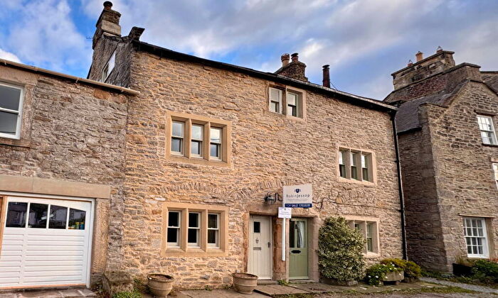 2 Bedroom Cottage For Sale In Warwick Cottage, West End, Middleham, Leyburn, DL8