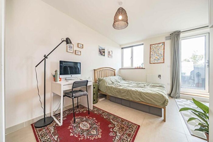 2 Bedroom Flat To Rent In Coulgate Street, Brockley, SE4