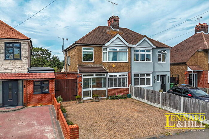 3 Bedroom Semi-Detached House For Sale In Long Lane, Grays, RM16