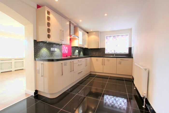 3 Bedroom Property To Rent In Orchard Close, Saffron Walden, CB11