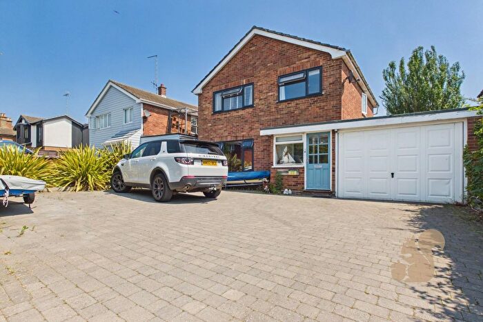 5 Bedroom Detached House For Sale In Seaview Avenue, West Mersea, CO5