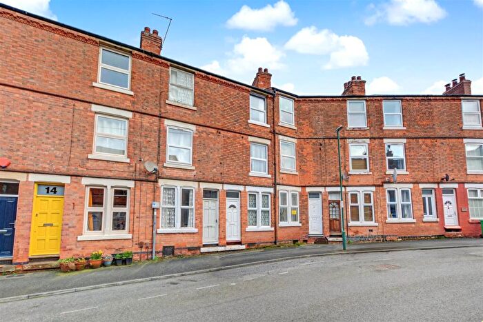 3 Bedroom Terraced House For Sale In Broxtowe Street, Nottingham, NG5