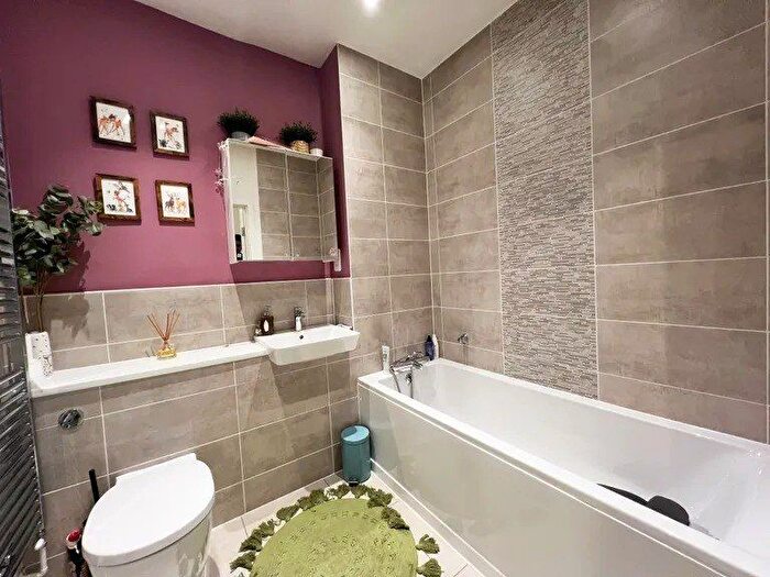 4 Bedroom Terraced House For Sale In Isambard Road, UB2
