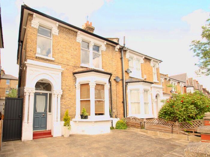 2 Bedroom Flat To Rent In Shaftesbury Road, London, N19