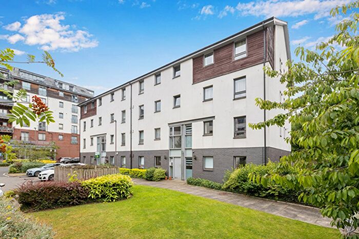 2 Bedroom Flat For Sale In / Easter Road, Leith, Edinburgh, EH7