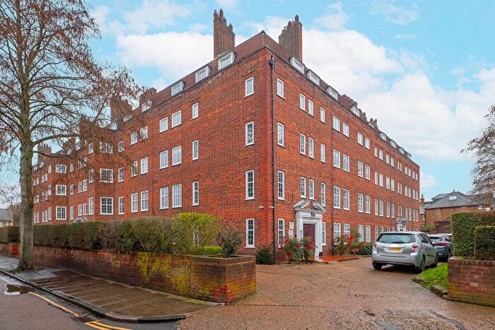 2 Bedroom Flat For Sale In Richmond Road, Twickenham, TW1