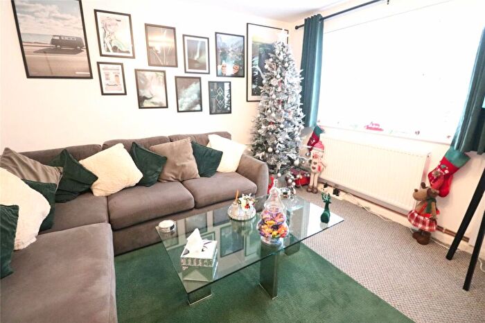 3 Bedroom Terraced House For Sale In Arnull Crescent, Daventry, Northamptonshire, NN11