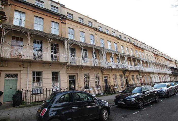 2 Bedroom Flat To Rent In Caledonia Place - Clifton Village, BS8