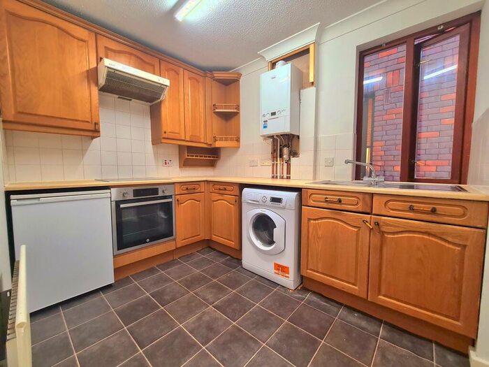 1 Bedroom Flat To Rent In Widmore Road, Bromley, BR1