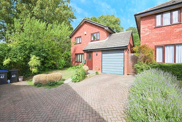 4 Bedroom Detached House For Sale In The Avenue, Cliftonville, Northampton, NN1