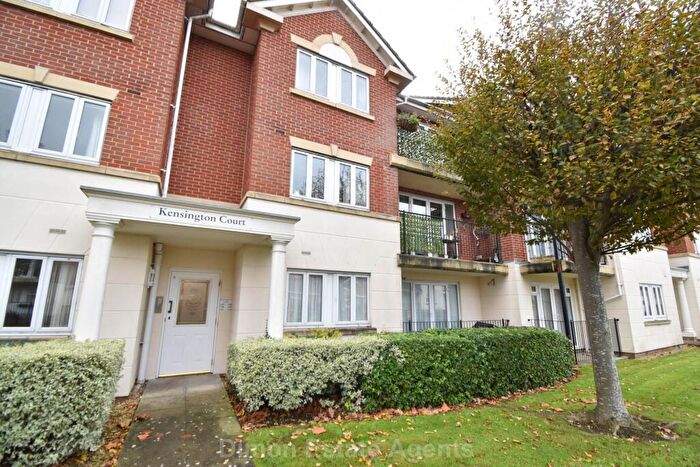 2 Bedroom Flat For Sale In Kensington Court, Heritage Way, Gosport, PO12