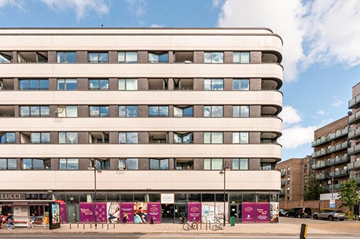 1 Bedroom Flat To Rent In Charter Place, Hounslow, TW3