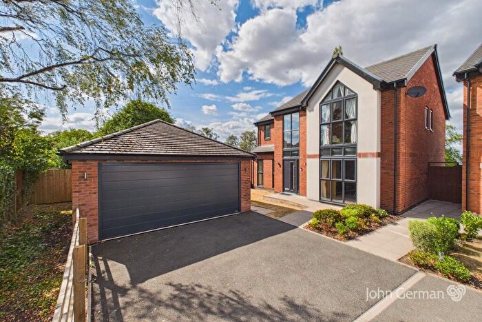 4 Bedroom Detached House For Sale In Meadow View Close, Hanbury, DE13