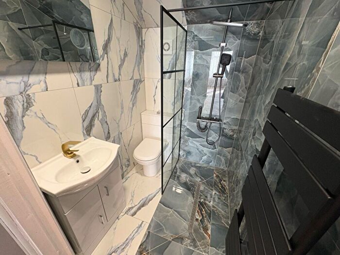 5 Bedroom House To Rent In Romilly Road, Cardiff, CF5