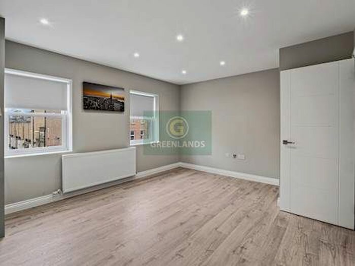 2 Bedroom Flat To Rent In Bethnal Green Road, Bethnal Green, E2