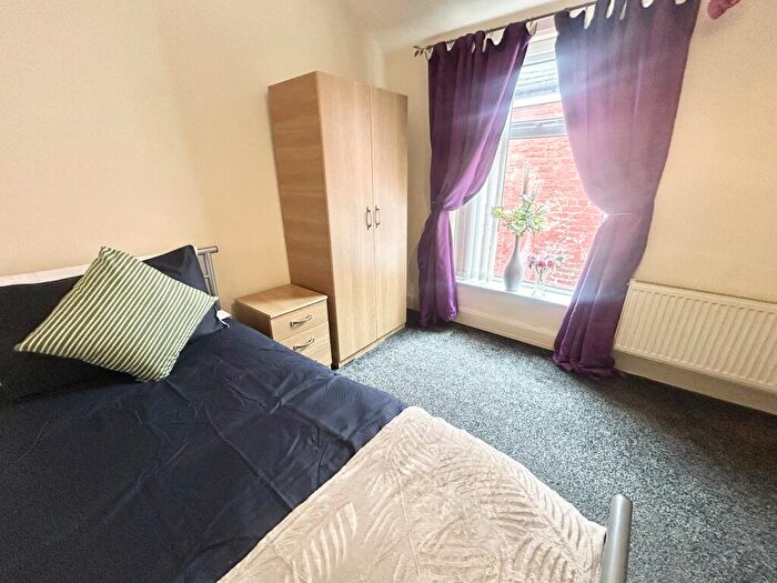 1 Bedroom House To Rent In Room, Liverpool Road, M30