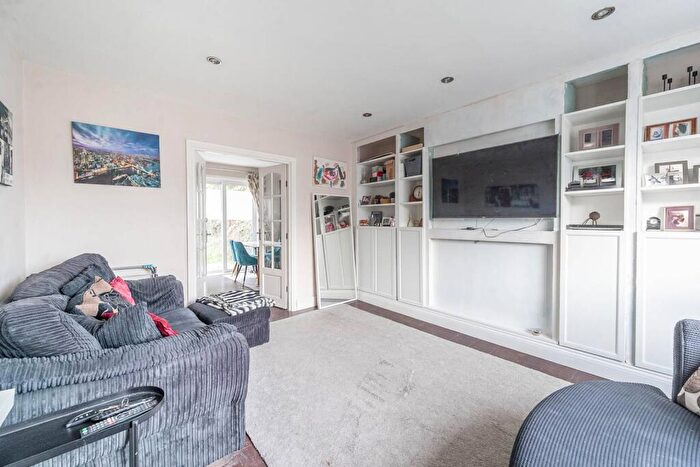 3 Bedroom Semi-Detached House For Sale In Fairmead Crescent, Edgware, HA8