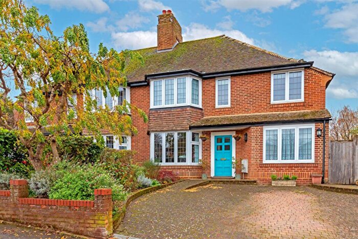 4 Bedroom House For Sale In Townsend Drive, St. Albans, AL3