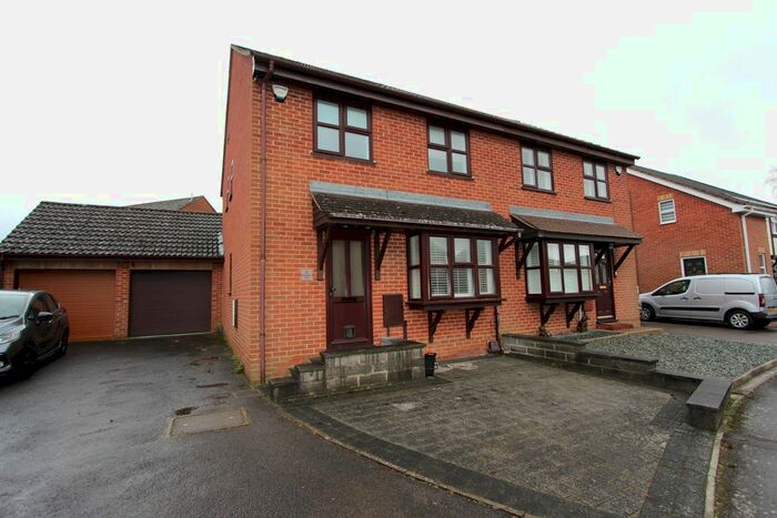 3 Bedroom Semi-Detached House To Rent In Harrow Way, Weavering, Maidstone, ME14