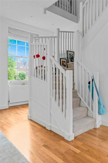 2 Bedroom Apartment To Rent In Chart Street, Shoreditch, London, N1