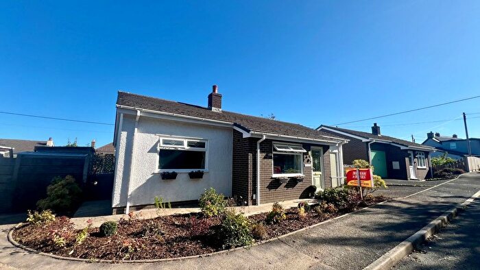 2 Bedroom Bungalow For Sale In Cross Inn, New Quay, SA44
