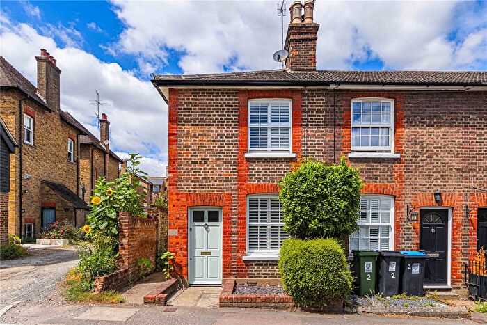 2 Bedroom End Of Terrace House For Sale In Manor Street, Berkhamsted, Hertfordshire, HP4