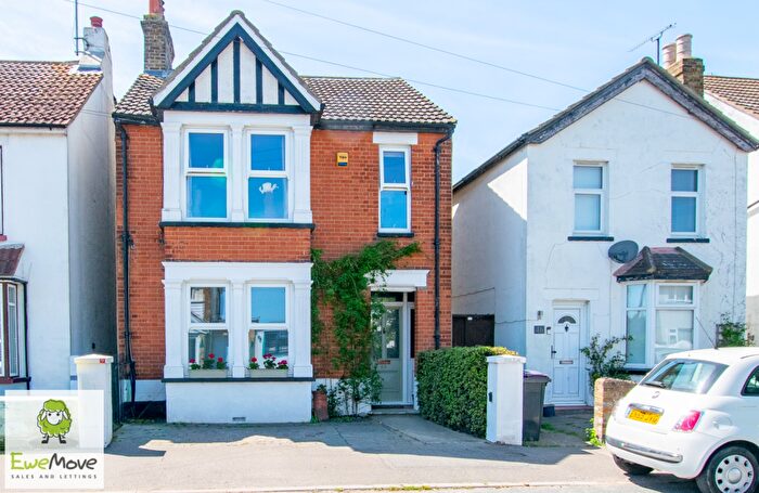 3 Bedroom Detached House For Sale In Shoebury Road, Great Wakering, Southend On Sea, Essex, SS3