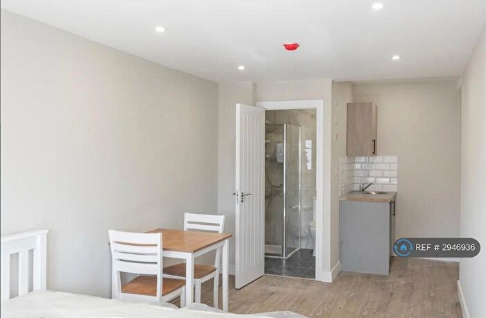 Studio To Rent In Barnett Wood Lane, Ashtead, KT21