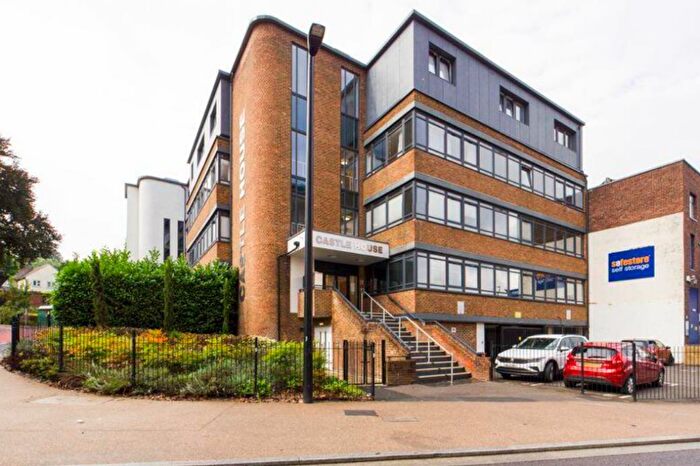 1 Bedroom Apartment To Rent In Desborough Road, High Wycombe, HP11