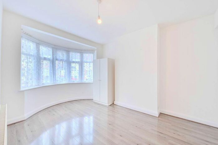 4 Bedroom Property To Rent In Sanderstead Road, Leyton, London, E10