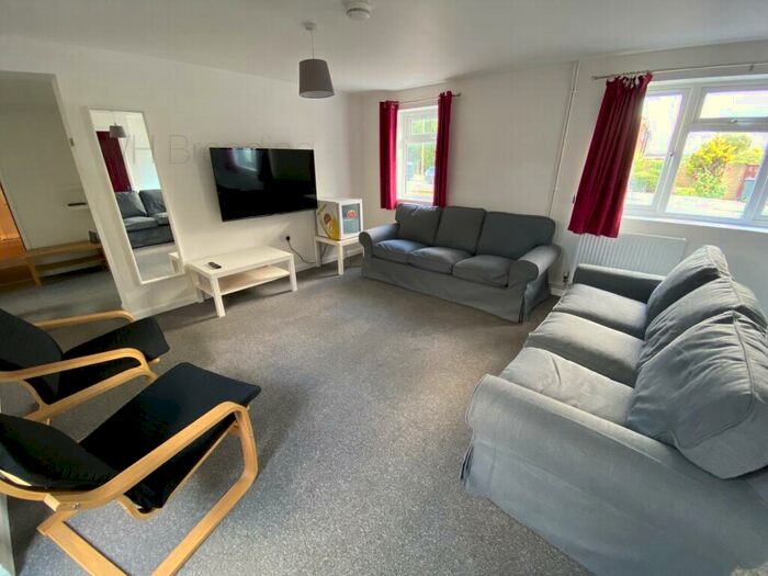 7 Bedroom End Of Terrace House To Rent In Knight Avenue, Canterbury, CT2