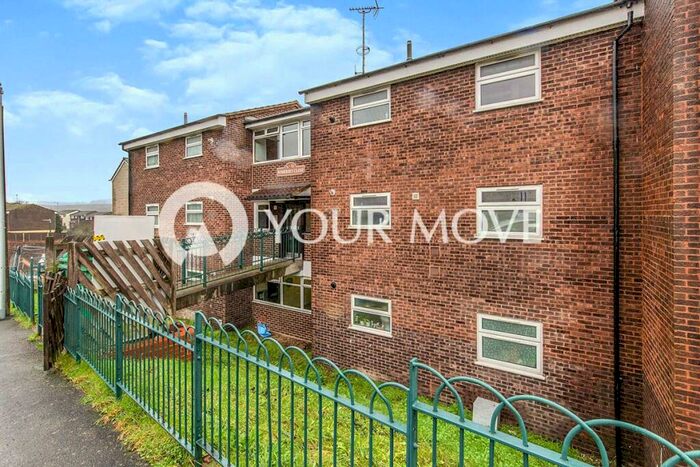 1 Bedroom Flat To Rent In Somerset Close, Chatham, Kent, ME5