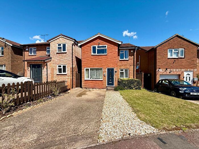4 Bedroom Detached House For Sale In Hardwick Green, Barton Hills, Luton, Bedfordshire, LU3