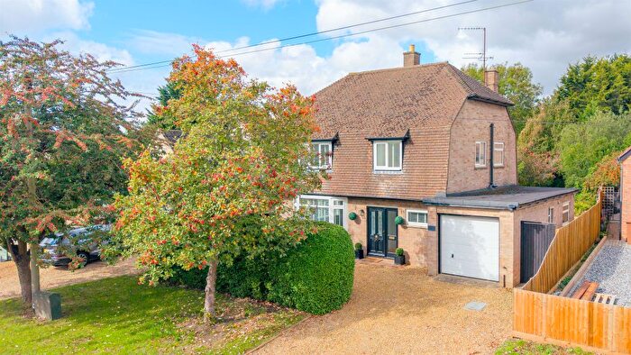 3 Bedroom Detached House For Sale In Cherry Orton Road, Peterborough, PE2