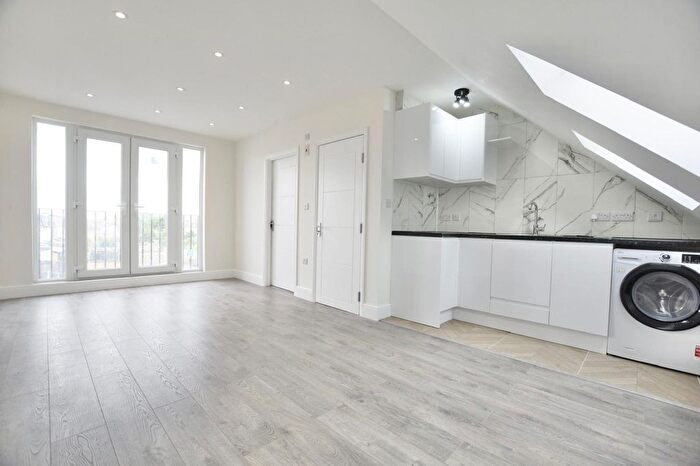 Studio To Rent In Meads Lane, Seven Kings, IG3