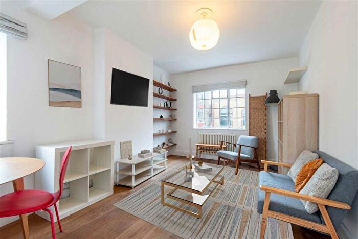 2 Bedroom Flat For Sale In Cavell Street, Whitechapel, E1