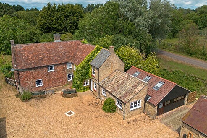 4 Bedroom Detached House For Sale In Hilton Road, Fenstanton, Huntingdon, Cambs, PE28