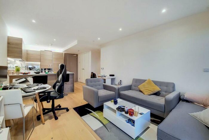 1 Bedroom Flat To Rent In Duke Of Wellington Avenue, Woolwich Riverside, London, SE18