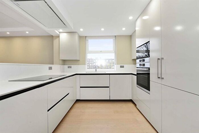 3 Bedroom Flat To Rent In St Johns Wood Park, London, NW8